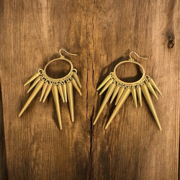 Bronze Spiked Necklace and earring set - Picture 5 of 9